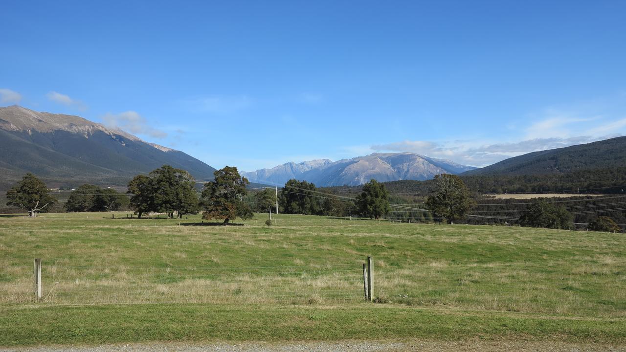 Tophouse Mountainview Cottages Saint Arnaud Bagian luar foto